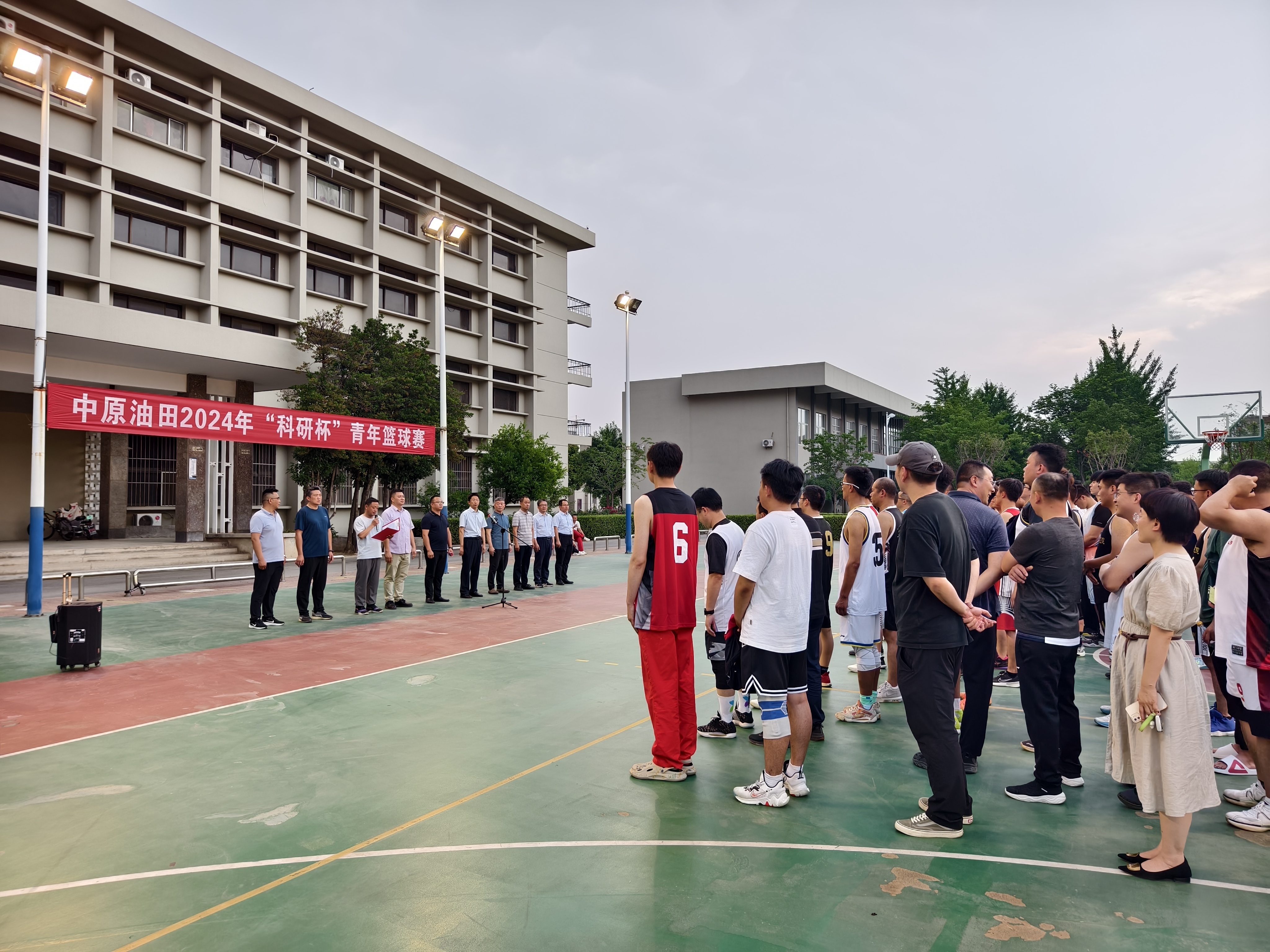 包含青年篮球精英邀请赛在全国多地轮番上演，层层筛选未来之星的词条
