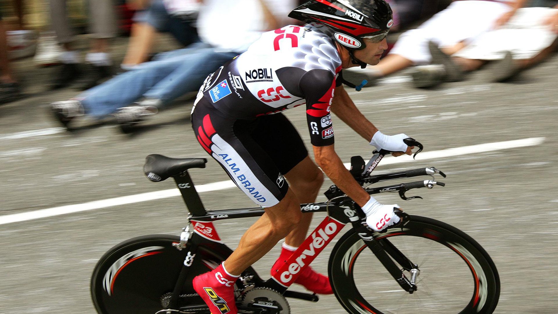 开云体育在线赛事直播-迈阿密热火“铁血防守”策略能否帮助他们冲击总冠军？，迈阿密热火宣传片